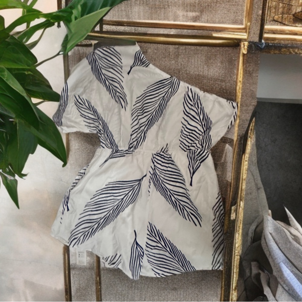 Off-Shoulder Leaf Print Romper - Picture 2 of 4